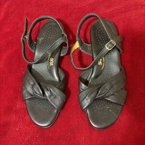 SAS Women's Twisted Again Black Sandals